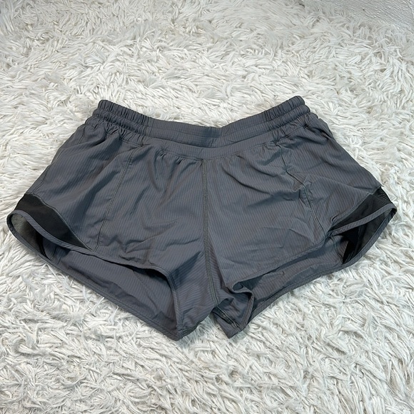 lululemon athletica Pants - Lululemon Hotty Hot Short II *2.5"